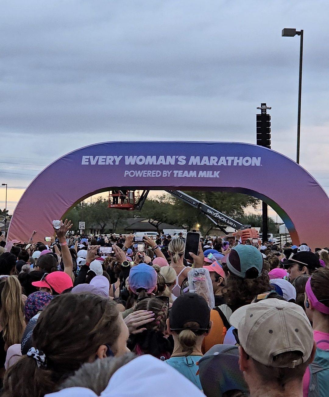 every woman's marathon race start
